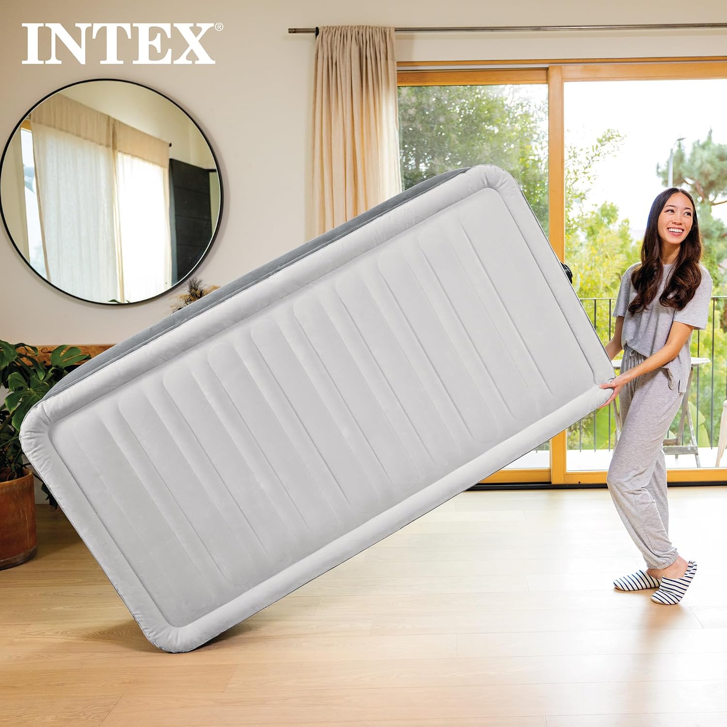 Intex Dura-Beam Deluxe 18" Twin Size Air Mattress with Built-in Pump - Image 8